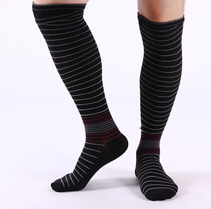 China Men's Knee High Socks Manufacturer